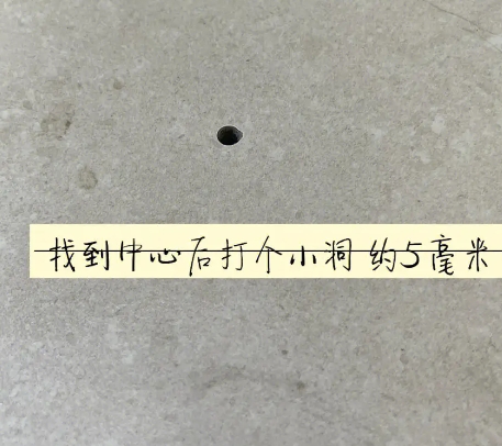 九龙瓷砖空鼓维修公司专业解答在瓷砖铺贴过程中，如果砂料搅拌不均匀，将会带来以下问题